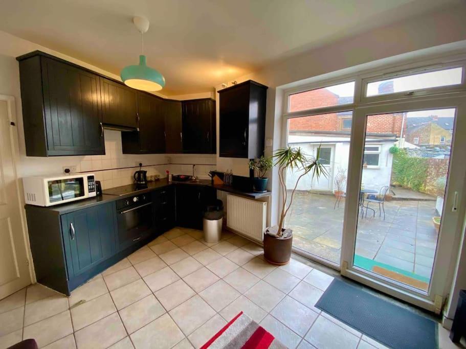 Brickworks - 2 Bedrooms, 15 Mins Walk To The Centre, With Garden Cardiff Exterior photo